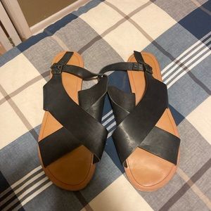 Black cross cross flat sandals